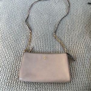 Tory Burch Wallet crossbody in blush / light pink